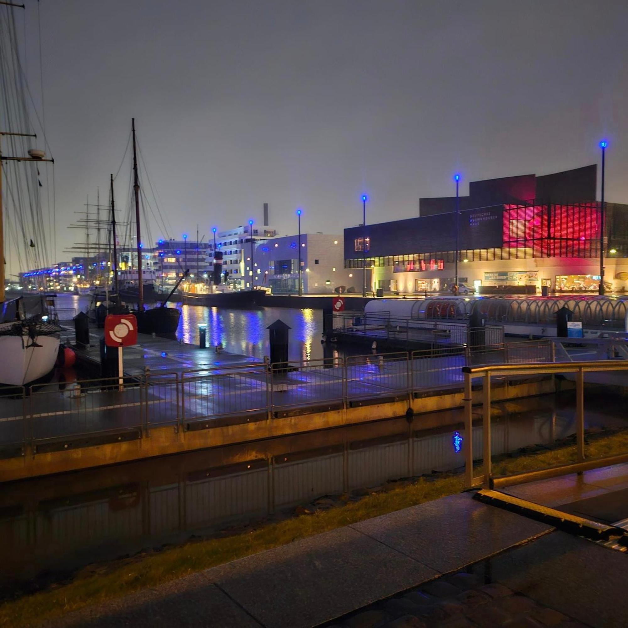 Gemuetl Wohnung Mit Blick Auf Den Hafen Бремерхафен Экстерьер фото